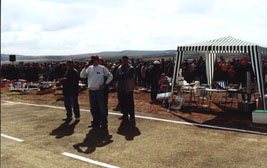 Vista parcial del Festival 2000. Derecha